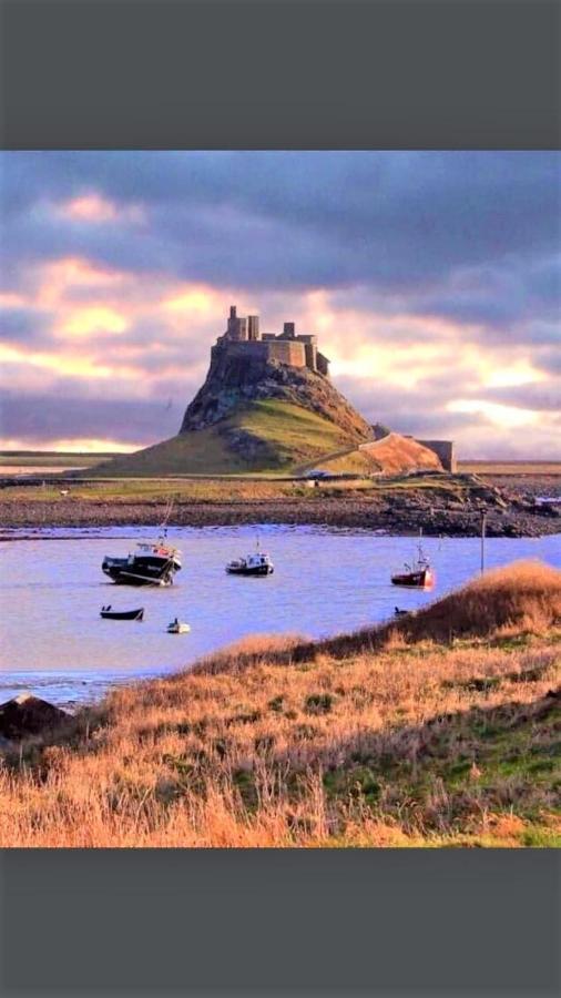 The Ship Inn Holy Island of Lindisfarne Eksteriør billede