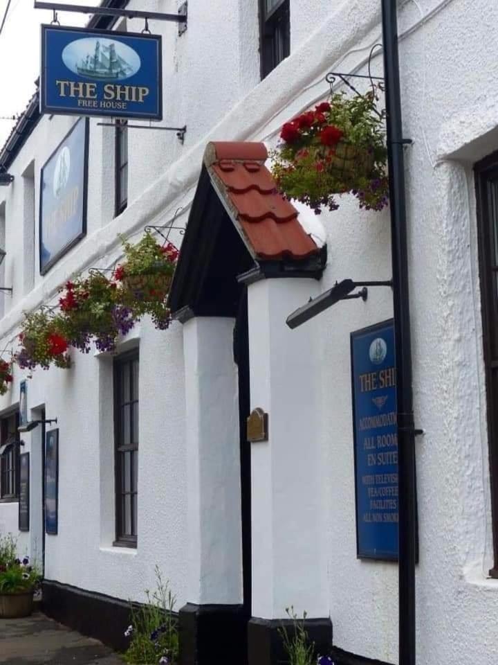 The Ship Inn Holy Island of Lindisfarne Eksteriør billede